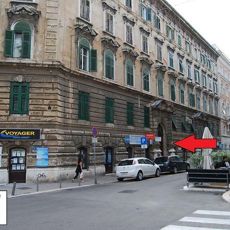 Apartment Dolac In Center Of Town Rijeka Exterior photo