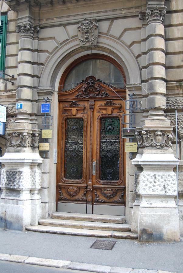 Apartment Dolac In Center Of Town Rijeka Exterior photo